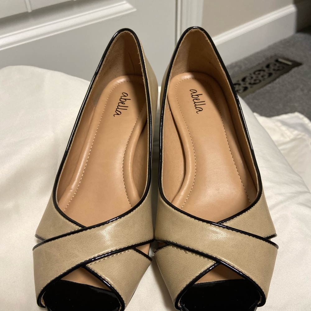 Tan wedges - Picture 3 of 6
